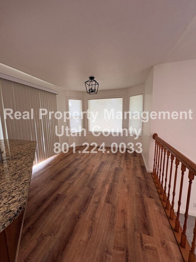 Building Photo - Large and Spacious 4 Bedroom Home!