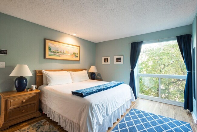 Building Photo - 1206 Hollow Creek Dr