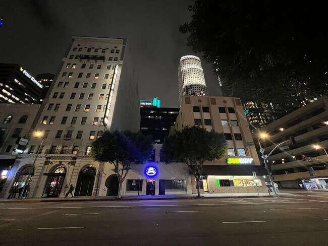 Building Photo - Room #1