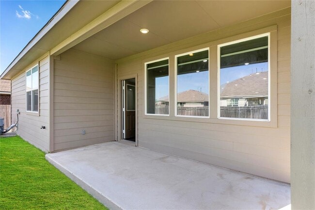 Building Photo - 365 Empress Tree Dr