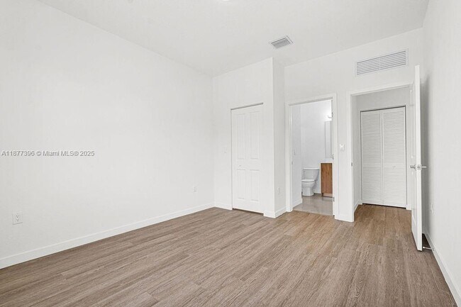 Building Photo - 22485 SW 125th Ave