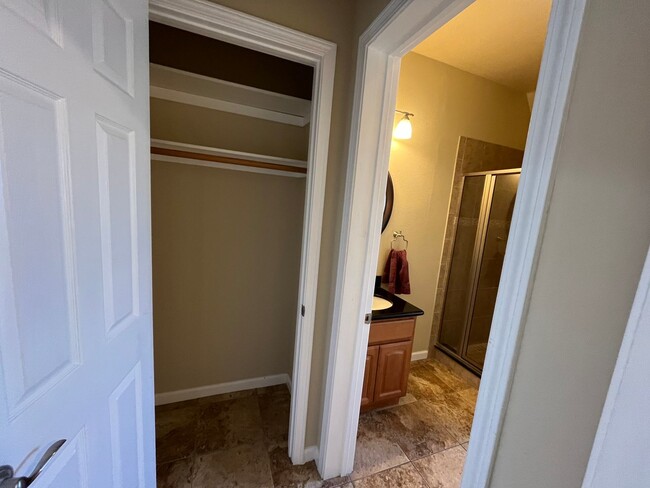 Building Photo - Upgraded and Beautiful Spacious 4 Bedroom ...