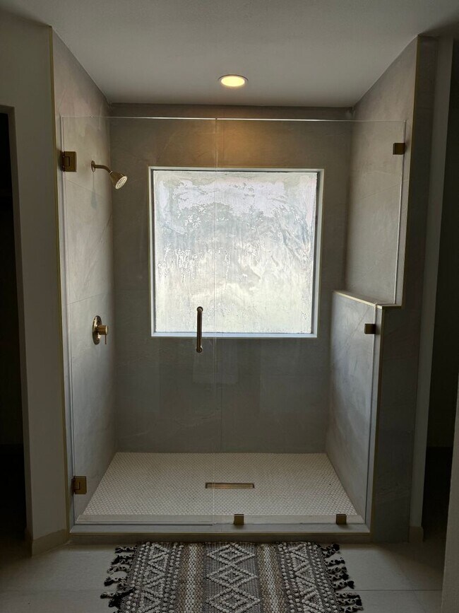 Building Photo - 1703 Terrace Dr