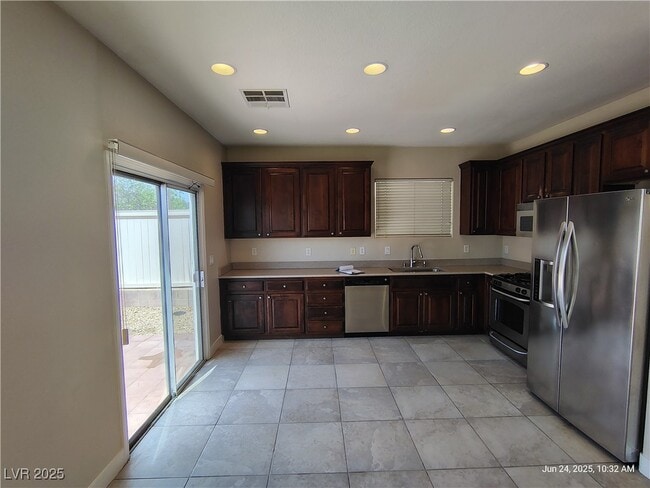 Building Photo - 6729 Donside Ct