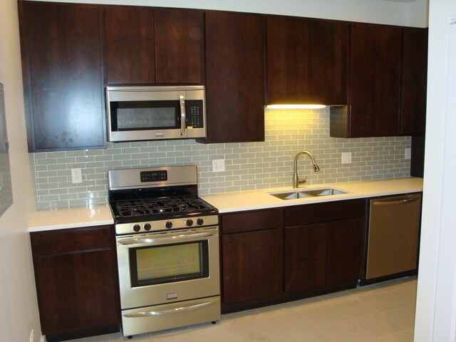 Kitchen - 2800 W Logan Blvd