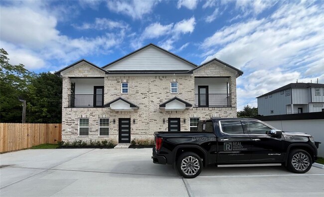 Building Photo - 4737 Reed Rd