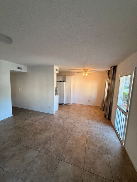 Building Photo - 4613 Bayshore Dr