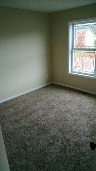 Building Photo - 6788 Gingham Ct