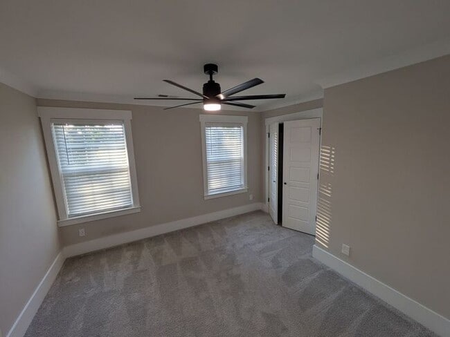 Building Photo - Stunning 3BD/2.5BA Home in Charlotte!