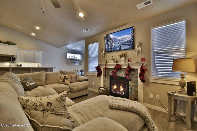 Building Photo - 13373 N Loveland Way