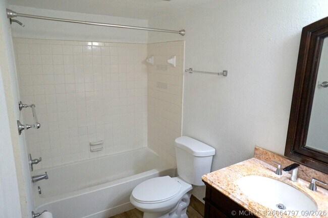 Building Photo - 12620 Vista Isles Dr