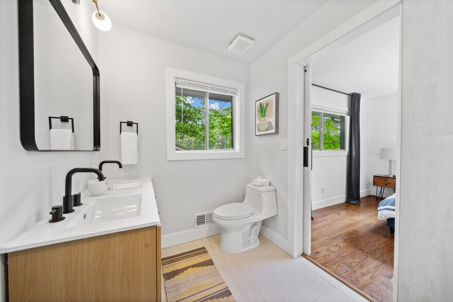 Building Photo - 3964 Gretna Green Dr