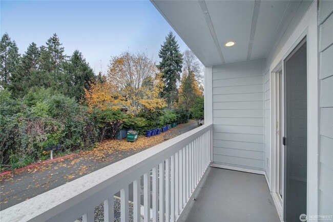 Building Photo - 3Bd/2.5Ba Kirkland Townhouse