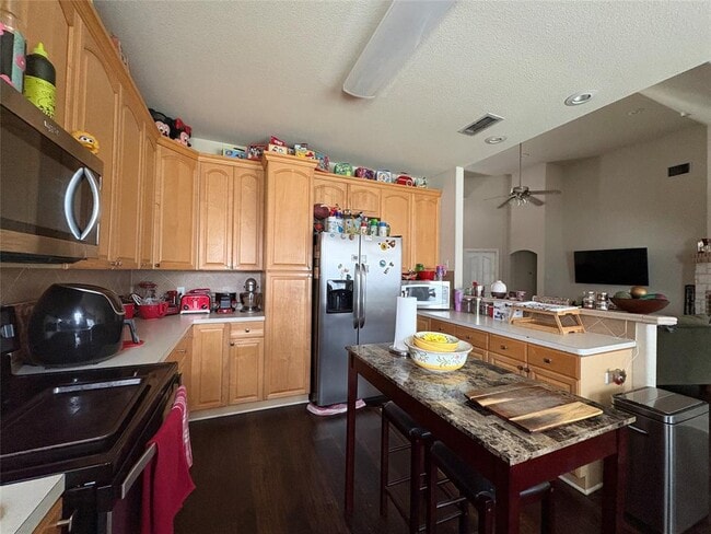 Building Photo - 113 Canyon Rd