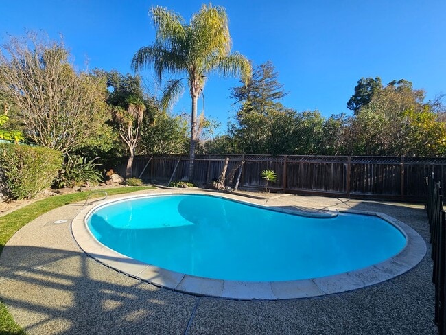 Building Photo - Spacious Willow Glen Home nestled near the end of a quiet cul-de-sac.