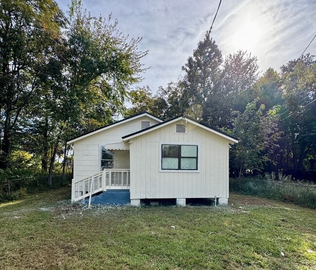 Building Photo - 1760 Audubon St