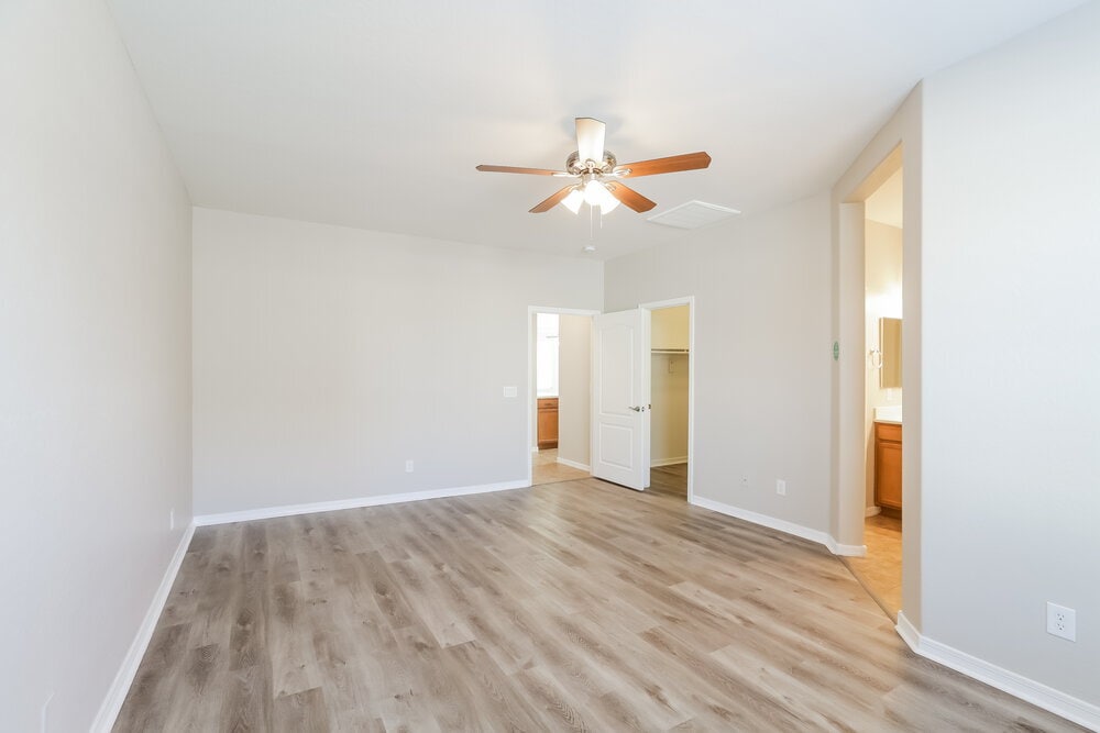Building Photo - 1155 S Osborn Ln