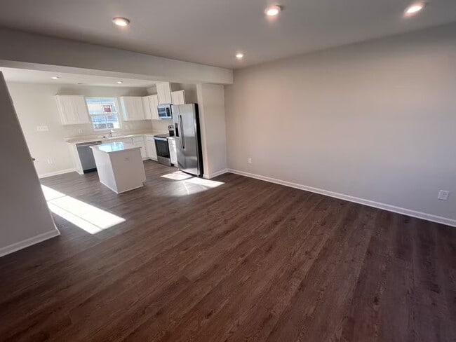 Building Photo - 1165 Canterbury Rdg Rd