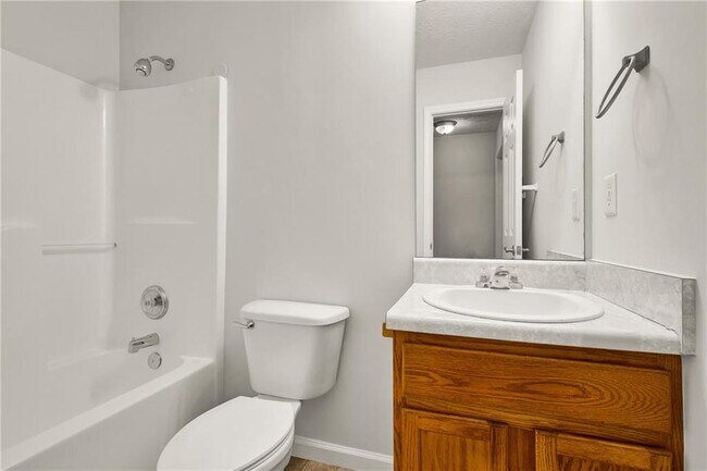 Building Photo - 119 Twin Pines Ct