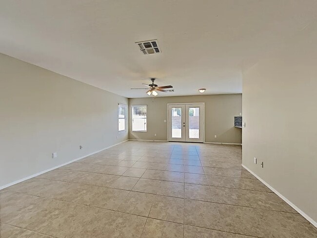 Building Photo - 11826 W Laurel Ln