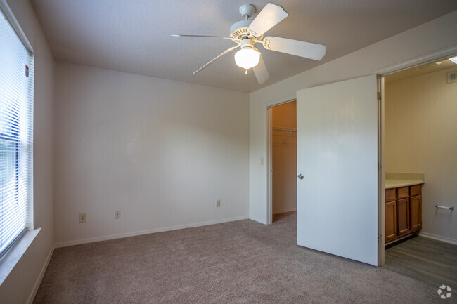 2BR,2BA 912 SqFt - Z - Chapel Ridge