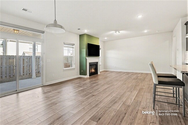 Building Photo - 104 Rock Cress Trl