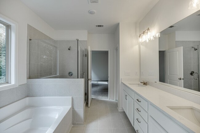 Building Photo - 230 Dragon Dr