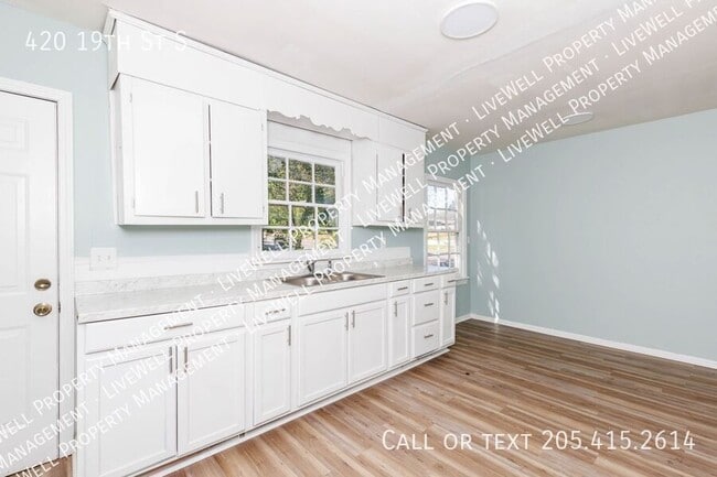 Building Photo - 420 19th St S