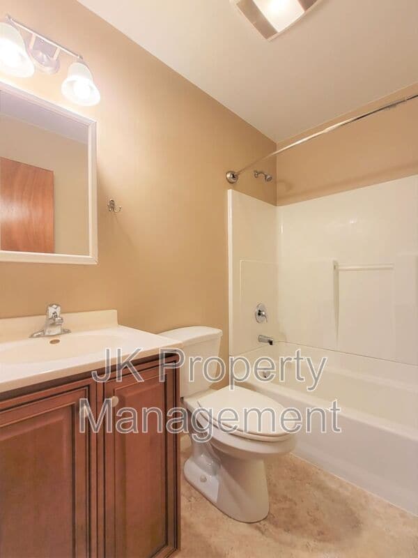 Building Photo - 4609 5th Ave S