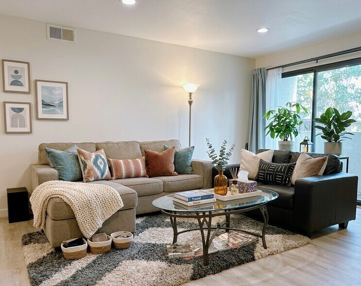 Building Photo - 1940 N Highland Ave