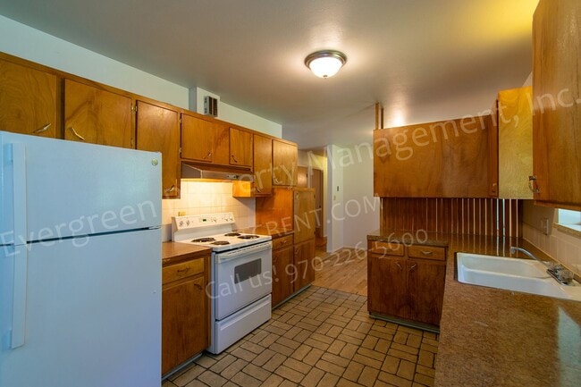 Building Photo - 1117 Fairview Dr