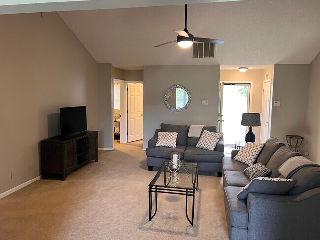 Building Photo - 401 Hidden Creek Cir