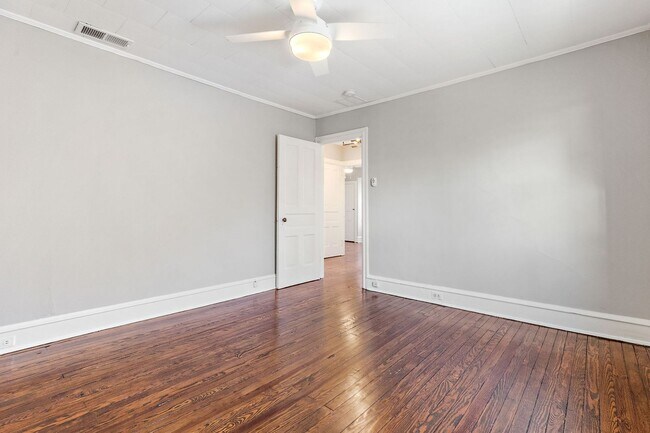 Building Photo - 1614 N Broom St