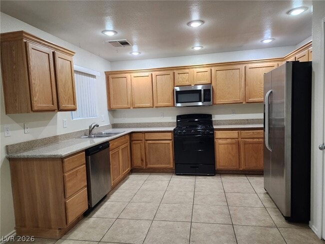 Building Photo - 11901 Fairfax Ridge St