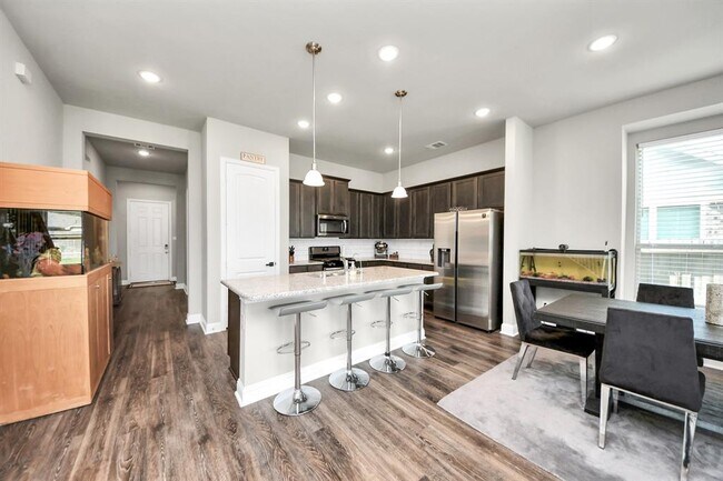 Building Photo - 6331 Cambrai Wood Ln