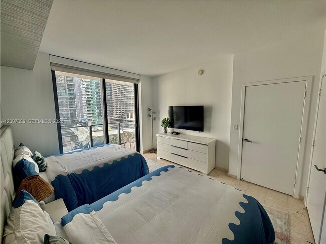 Building Photo - 88 SW 7th St