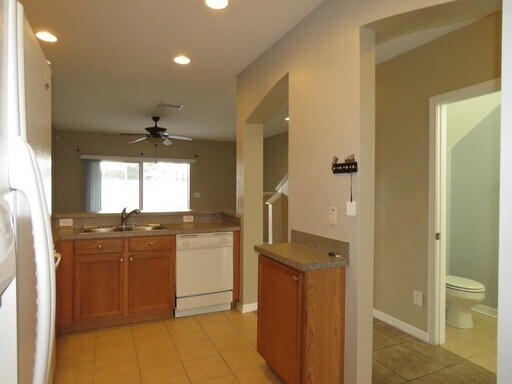 Building Photo - Super Cute 2bd, 2ba townhouse for Rent