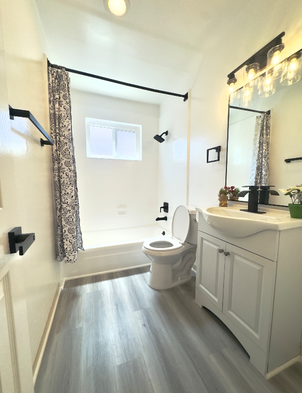 Building Photo - 317 E Hazel St