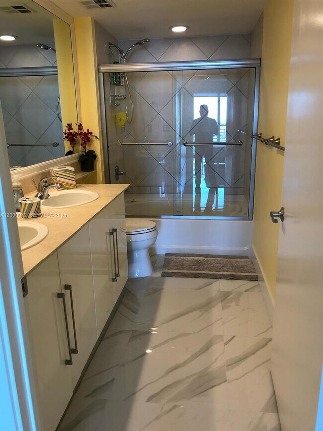 Building Photo - 325 S Biscayne Blvd