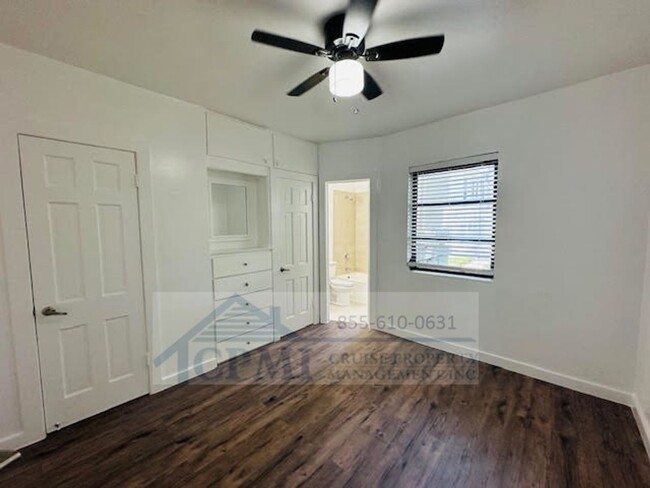 Interior Photo - 120 N Palmway