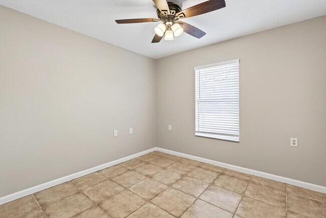 Building Photo - 2126 Center Way