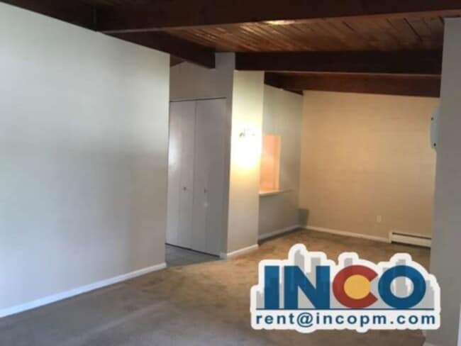 Building Photo - Lovely 2 bedroom apartment near downtown L...