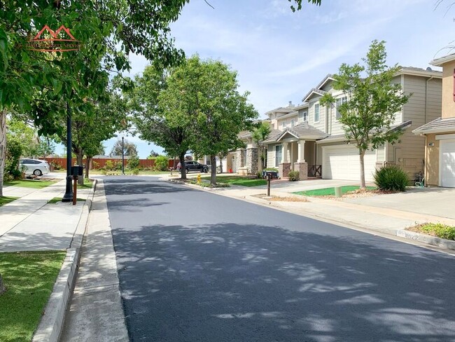 Building Photo - 4016 Lylewood Ct