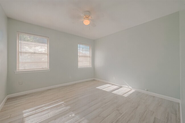 Building Photo - 3426 Bradford St