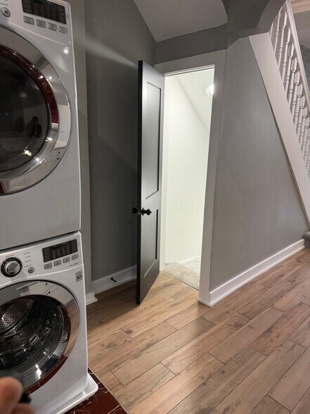 Building Photo - 710 N Luzerne Ave