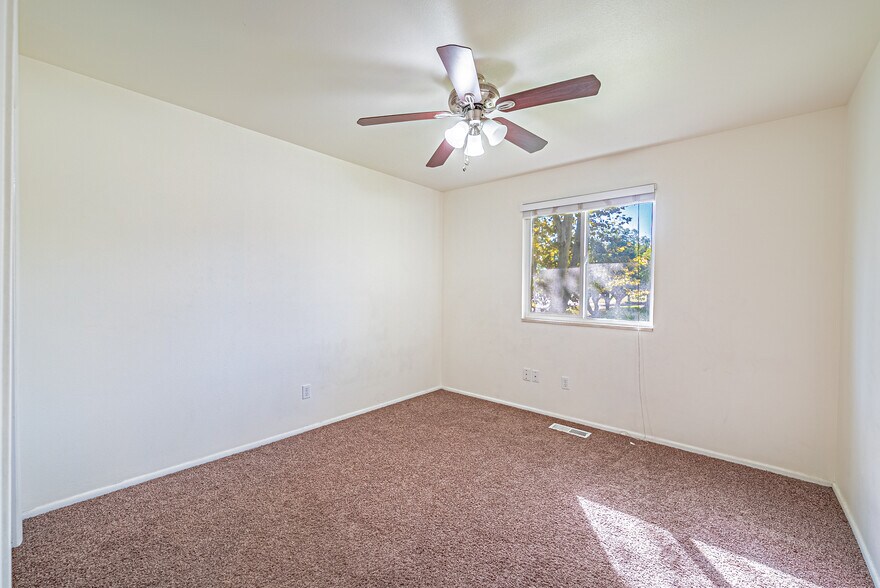 Building Photo - 489 S 450 E
