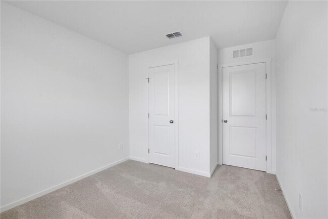 Building Photo - 975 Phoenix St