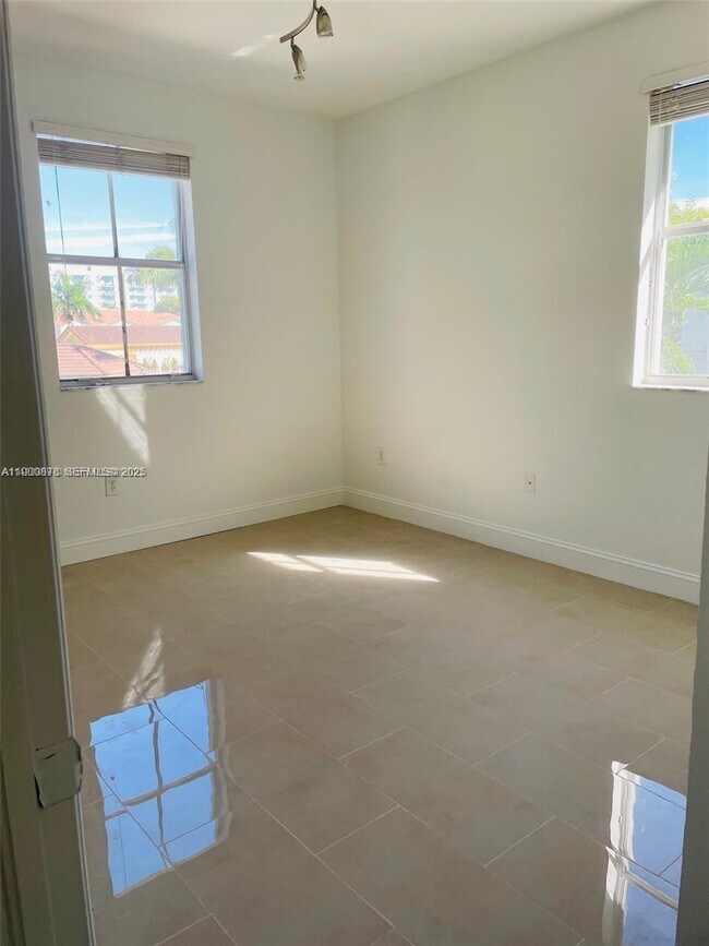 Building Photo - 8048 NW 108th Ct