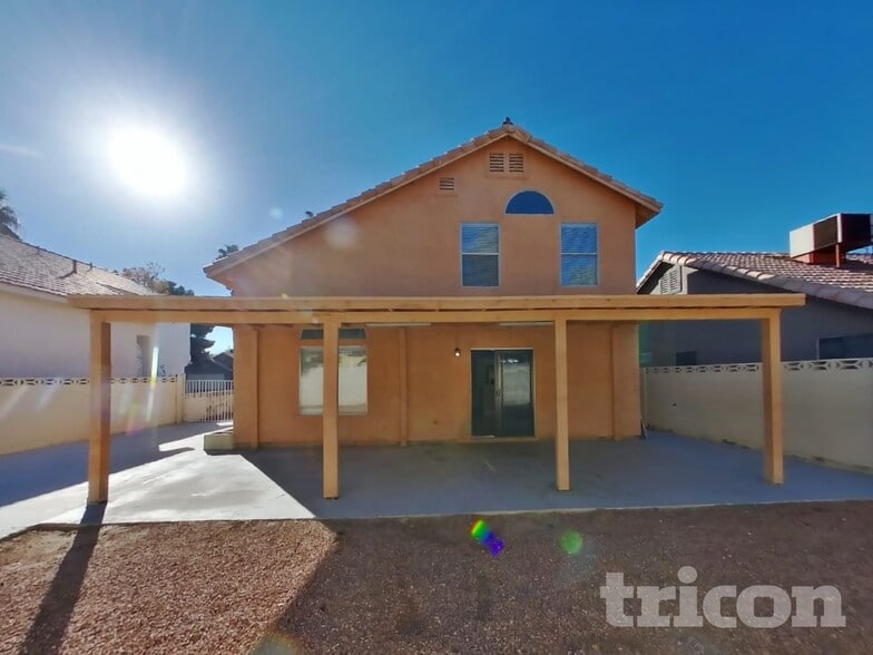 Building Photo - 5728 Fairlight Dr