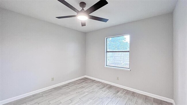 Building Photo - 16822 Macleish Dr